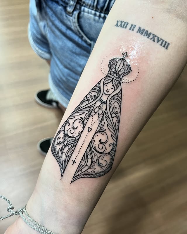 Tatuagem delicada religiosa — cliente Aline Ferreira
